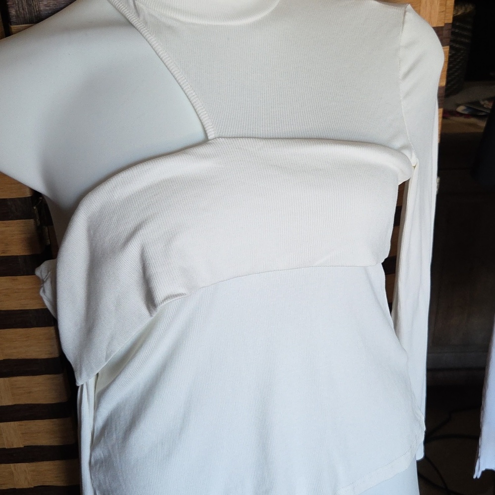 NWOT! One Shoulder Stretch Ribbed Top - Picture 3 of 8